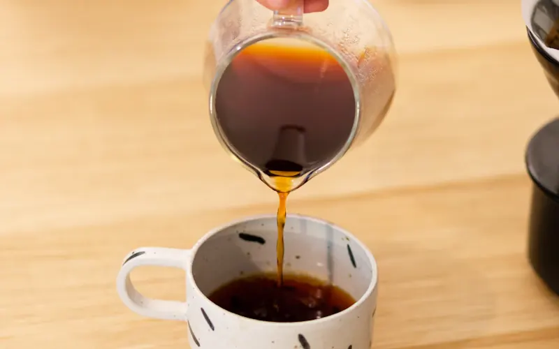Siphon à café — extraction sous vide et résultat cristallin